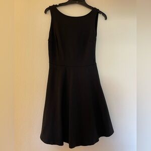 Elegant Black Sleeveless and Backless Dress